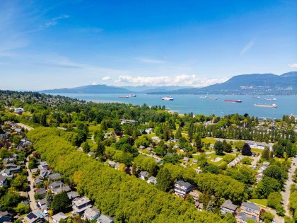 Photo 32 at 302 - 3788 W 10th Avenue, Point Grey, Vancouver West