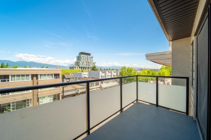 Photo 10 at 302 - 3788 W 10th Avenue, Point Grey, Vancouver West