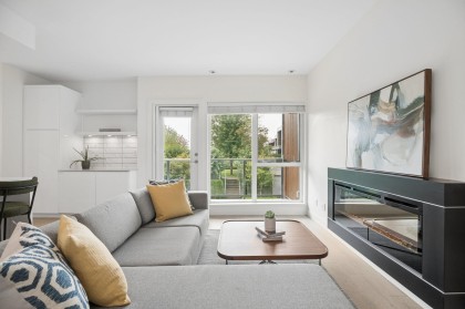 Photo 5 at 16 - 3596 Salal Drive, Roche Point, North Vancouver