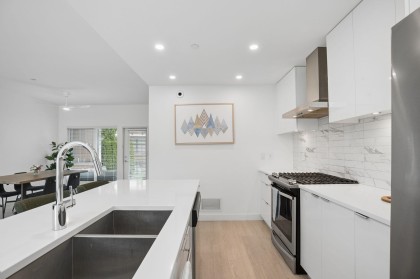Photo 14 at 16 - 3596 Salal Drive, Roche Point, North Vancouver