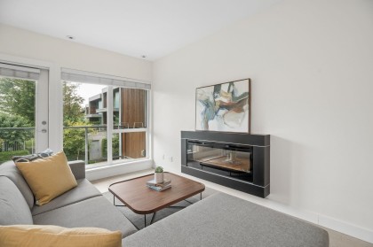 Photo 4 at 16 - 3596 Salal Drive, Roche Point, North Vancouver