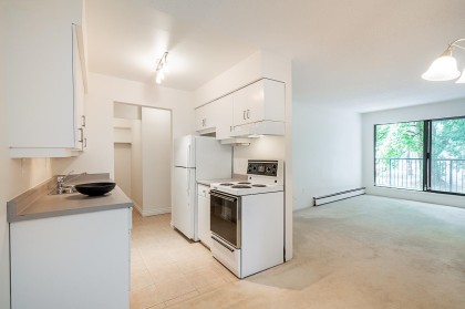 Photo 4 at 203 - 1169 Nelson Street, West End VW, Vancouver West