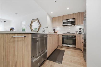 Photo 10 at 207 - 1061 Marine Drive, Norgate, North Vancouver