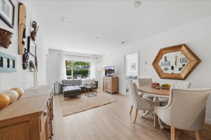 Photo 4 at 207 - 1061 Marine Drive, Norgate, North Vancouver