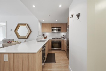 Photo 8 at 207 - 1061 Marine Drive, Norgate, North Vancouver