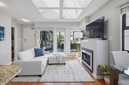 Photo 7 at 401 - 3673 W 11th Avenue, Kitsilano, Vancouver West