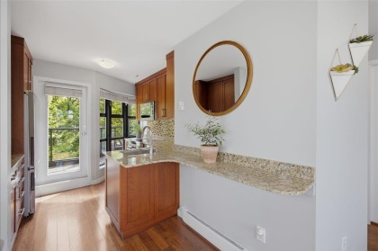 Photo 14 at 401 - 3673 W 11th Avenue, Kitsilano, Vancouver West
