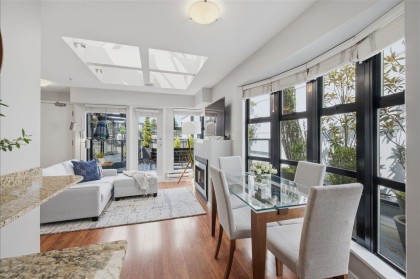 Photo 11 at 401 - 3673 W 11th Avenue, Kitsilano, Vancouver West