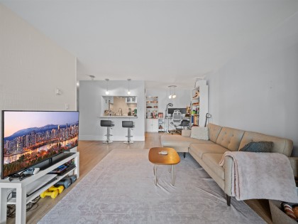 Photo 7 at 210 - 141 W 13th Street, Central Lonsdale, North Vancouver