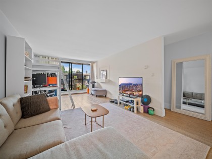 Photo 5 at 210 - 141 W 13th Street, Central Lonsdale, North Vancouver