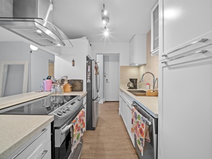 Photo 9 at 210 - 141 W 13th Street, Central Lonsdale, North Vancouver