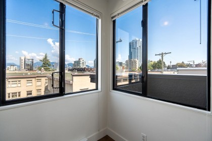 Photo 17 at 1 - 1425 W 11th Avenue, Fairview VW, Vancouver West