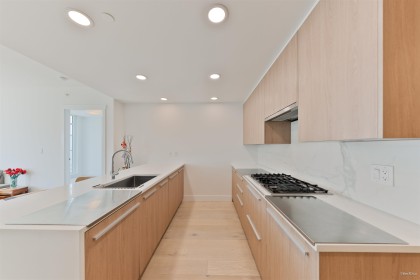 Photo 3 at 504 - 2780 Valley Centre Avenue, Lynn Valley, North Vancouver