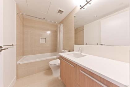 Photo 8 at 504 - 2780 Valley Centre Avenue, Lynn Valley, North Vancouver