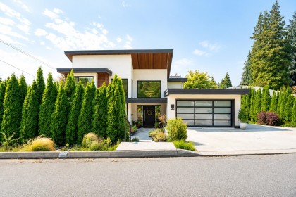 Photo 2 at 955 Forest Hills Drive, Edgemont, North Vancouver