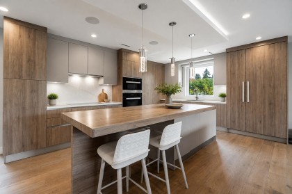 Photo 10 at 955 Forest Hills Drive, Edgemont, North Vancouver