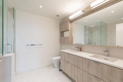 Photo 20 at 107 - 755 Harbourside Drive, Harbourside, North Vancouver