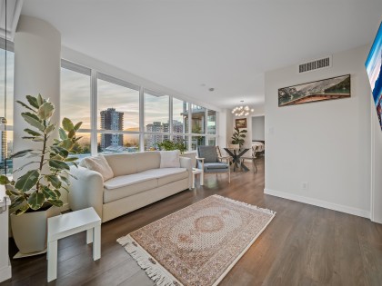 Photo 9 at 704 - 125 E 14th Street, Central Lonsdale, North Vancouver