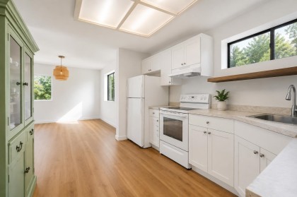 Photo 5 at 3003 Sunnyhurst Road, Lynn Valley, North Vancouver