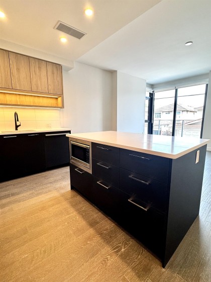 Photo 3 at 211 - 8398 Oak Street, Marpole, Vancouver West