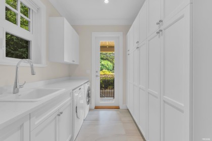 Photo 23 at 920 3rd Street, Cedardale, West Vancouver