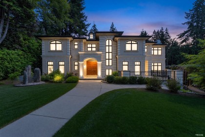 Photo 2 at 920 3rd Street, Cedardale, West Vancouver