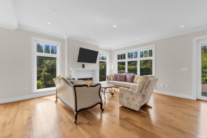 Photo 13 at 920 3rd Street, Cedardale, West Vancouver