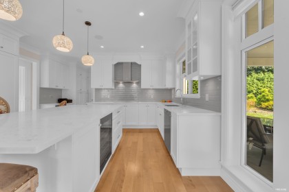 Photo 22 at 920 3rd Street, Cedardale, West Vancouver