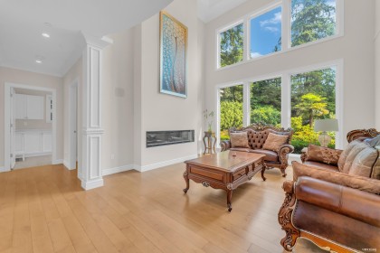 Photo 8 at 920 3rd Street, Cedardale, West Vancouver