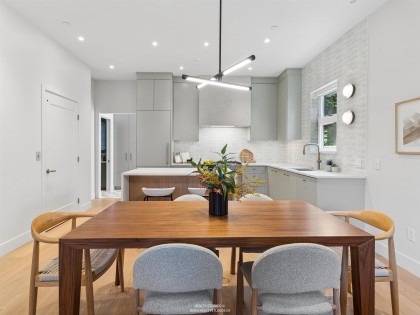 Photo 6 at 2 - 3058 W 34th Avenue, MacKenzie Heights, Vancouver West