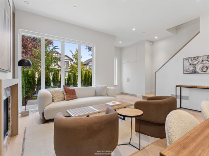 Photo 3 at 2 - 3058 W 34th Avenue, MacKenzie Heights, Vancouver West