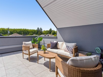 Photo 32 at 2 - 3058 W 34th Avenue, MacKenzie Heights, Vancouver West