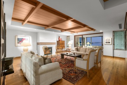 Photo 3 at 10 - 2250 Bellevue Avenue, Dundarave, West Vancouver