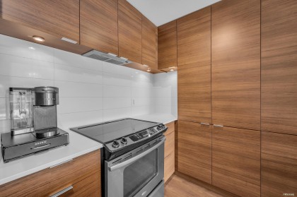 Photo 8 at 401 - 1677 Lloyd Avenue, Pemberton NV, North Vancouver