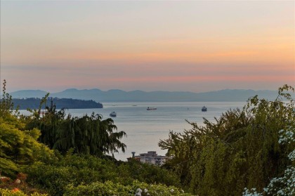 Photo 6 at 982 Braeside Street, Sentinel Hill, West Vancouver