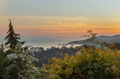 Photo 1 at 982 Braeside Street, Sentinel Hill, West Vancouver