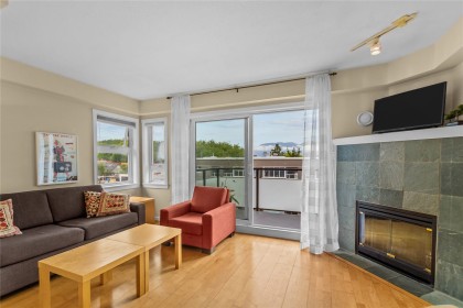 Photo 6 at 301 - 3788 W 10th Avenue, Point Grey, Vancouver West