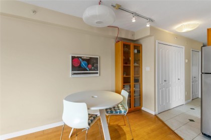 Photo 8 at 301 - 3788 W 10th Avenue, Point Grey, Vancouver West