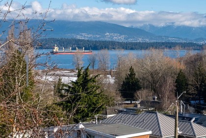Photo 2 at 4390 Locarno Crescent, Point Grey, Vancouver West