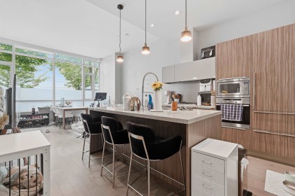 Photo 11 at 38 Athletes Way, False Creek, Vancouver West