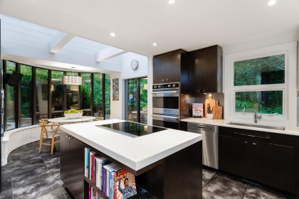Photo 5 at 470 Timbertop Drive, Lions Bay, West Vancouver