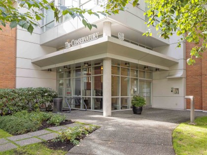 Photo 2 at 412 - 618 W 45th Avenue, Oakridge VW, Vancouver West