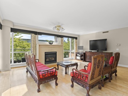 Photo 7 at 412 - 618 W 45th Avenue, Oakridge VW, Vancouver West
