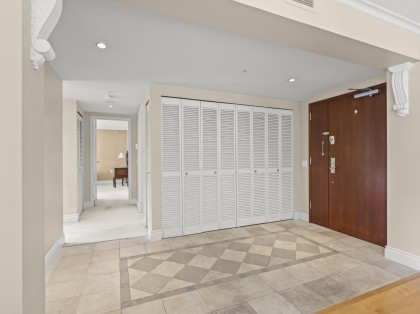 Photo 3 at 412 - 618 W 45th Avenue, Oakridge VW, Vancouver West