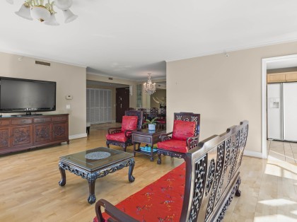 Photo 8 at 412 - 618 W 45th Avenue, Oakridge VW, Vancouver West
