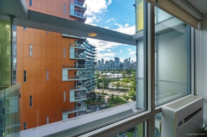Photo 3 at 1008 - 1788 Columbia Street, False Creek, Vancouver West