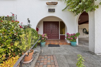 Photo 3 at 704 Maurelle Court, Canyon Heights NV, North Vancouver