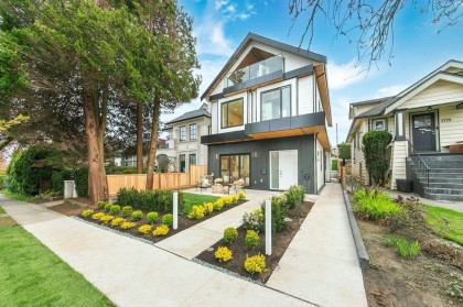 Photo 2 at 1 - 3708 W 18th Avenue, Dunbar, Vancouver West