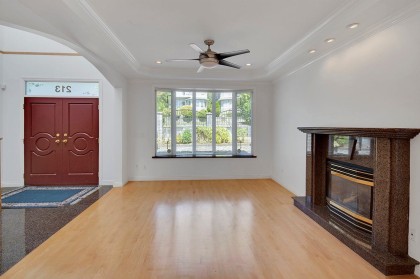 Photo 4 at 213 W 28th Street, Upper Lonsdale, North Vancouver