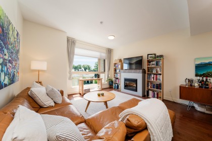 Photo 3 at 64 - 728 W 14th Street, Mosquito Creek, North Vancouver